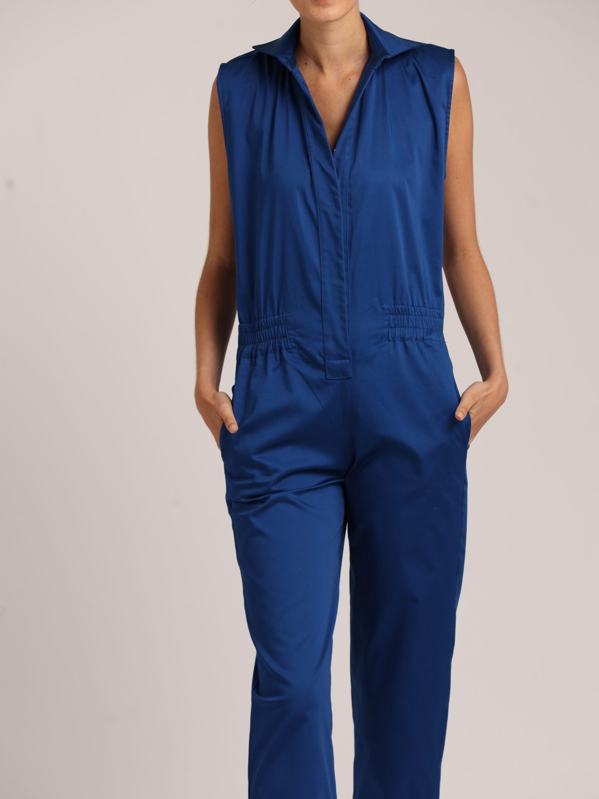 JUMPSUIT STUNING